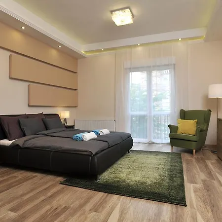 Grand Synagogue Dream *