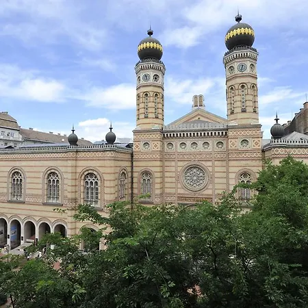 Grand Synagogue Dream *